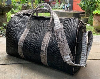 Bolsa de viagem feita à mão em couro de píton preta: bolsa de viagem para o fim de semana