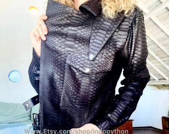 Ręcznie robiona czarna skórzana kurtka motocyklowa z pytona