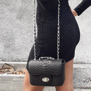 Schwarze Python Leder Umhängetasche: Schlangenleder Handtasche