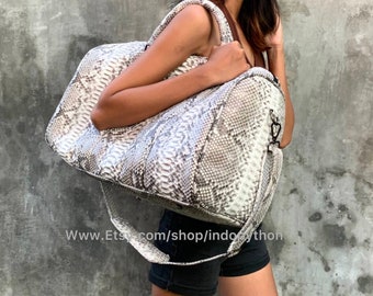Bolsa de viagem feita à mão em couro de píton: pele de cobra preta e branca