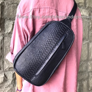 Handgefertigte Marineblau Python Tasche: Unisex Schlangenleder Rucksack