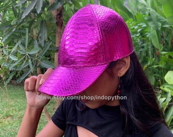 Gorra de béisbol de piel de pitón fucsia - Gorra unisex de piel de serpiente