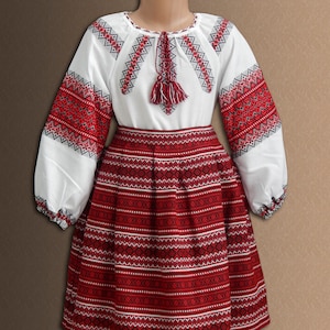 Costume popolare ucraino Costume ucraino per bambini Ricamo ucraino Vyshyvanka Rosso blu verde