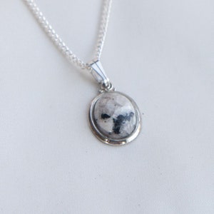 Temple Stone Oval Necklace Silver Free US Shipping image 2