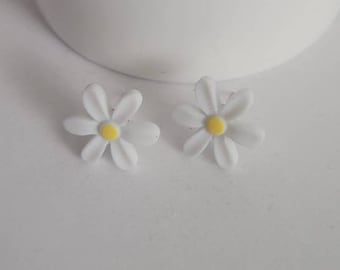 Daisy Stud Earrings