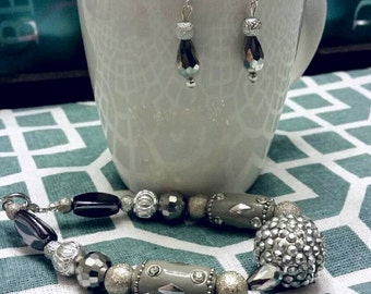 Silvertone Chunky Beaded Bracelet and Earring Set