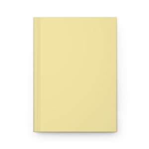 Può includere: Un quaderno giallo semplice con una copertina vuota.