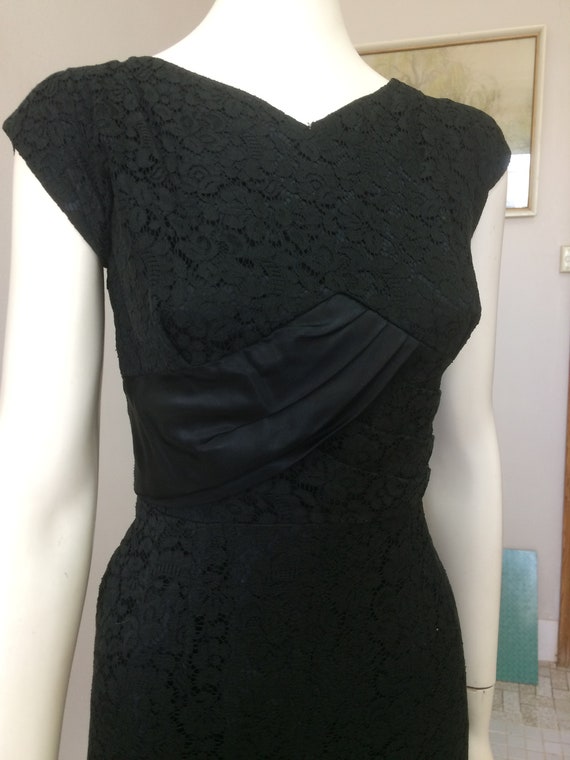 Original Vintage 50s 60s Lace Cocktail Dress , Wig