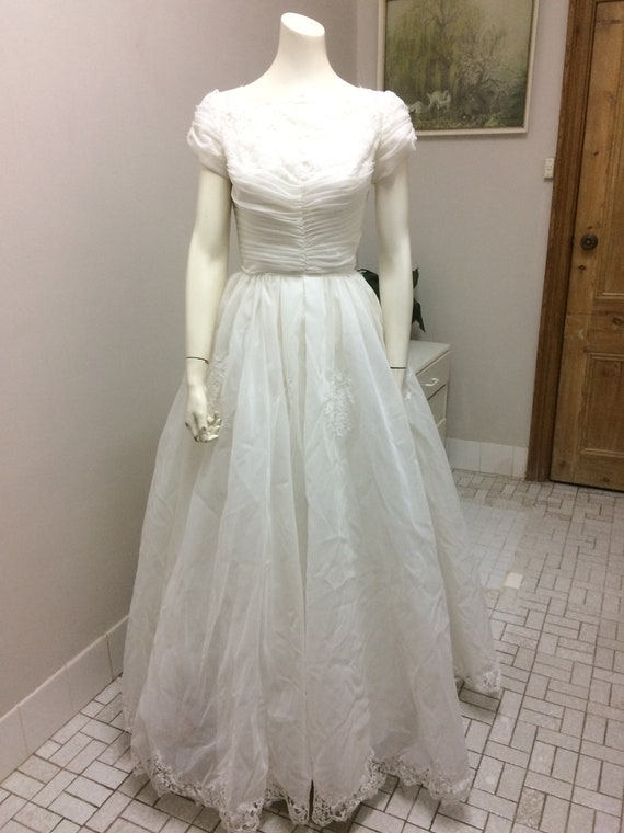 fifties wedding dresses