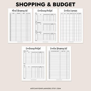 Pu&ograve; includere: Un insieme di pagine di pianificazione stampabili in bianco e nero, con titoli come "Plant Shopping List", "Gardening Budget" e "Garden Expenses". Il nome del negozio Etsy &egrave; in basso.