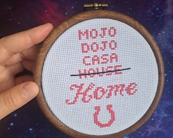 Mojo Dojo Casa House *HOME* Decoración de pared en punto de cruz (*¡Hecha a pedido!*)