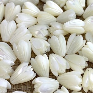 Large Mother of Pearl Pikake Bead, M1041