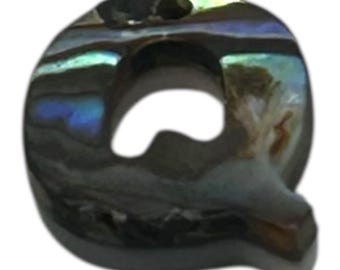 Mother Of Pearl Initials Pendants “Q”