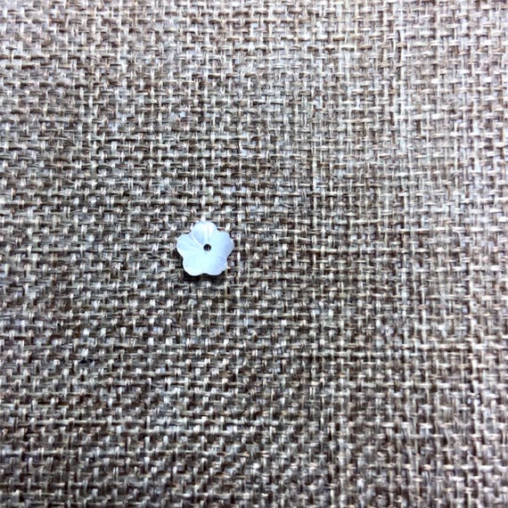 Mother of pearl 8mm m4604