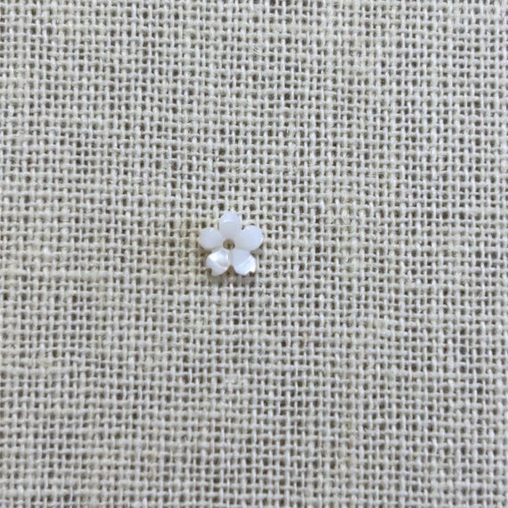6mm White Cherry Blossom, M4530