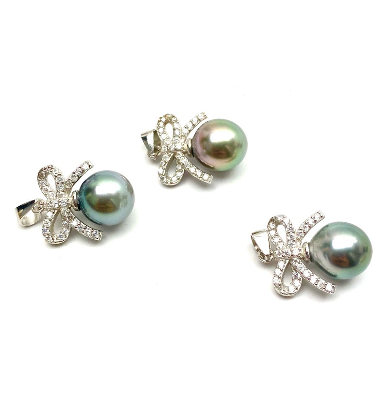 Sterling silver bow with Tahitian pearl pendant SKU# 11233