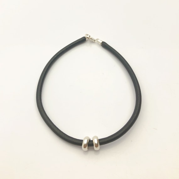 7.5” 3.0mm Black Leather Bracelet with stopper. (5012213075L2)