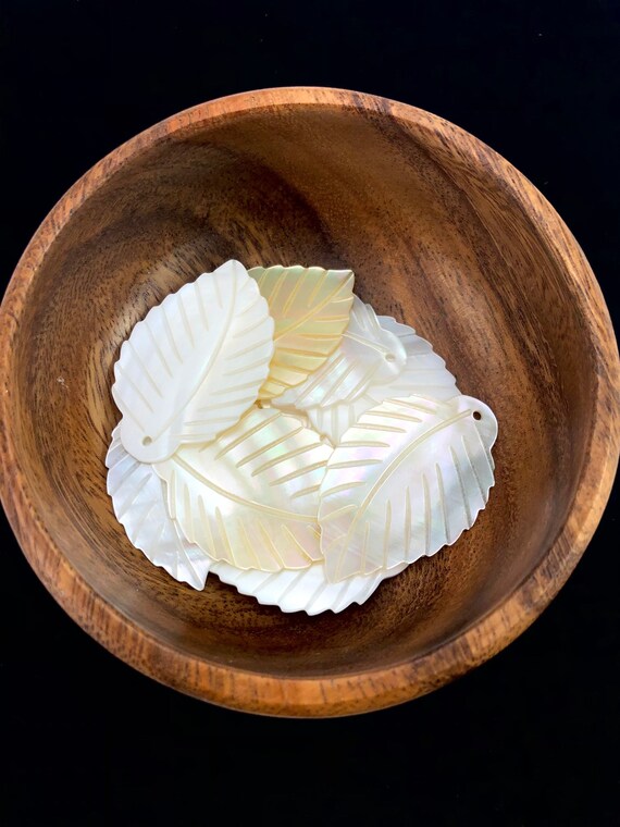 White South Sea Mother Of Pearl Leaf Sku#M289