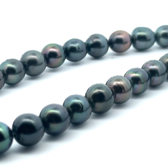 Tahitian pearl strand, 100% Natural colors. SKU#TPP22