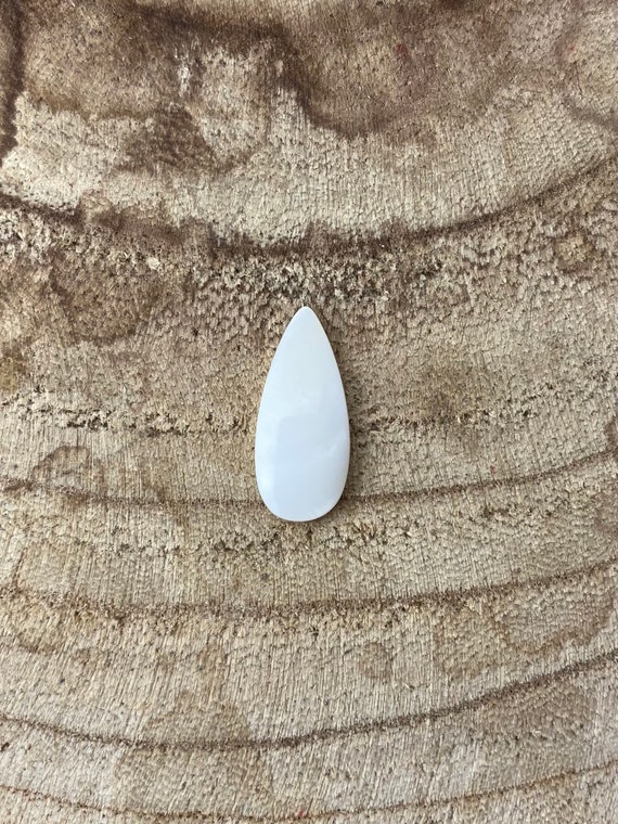 Tear Drop Mother Of Pearl, Sku#M2052