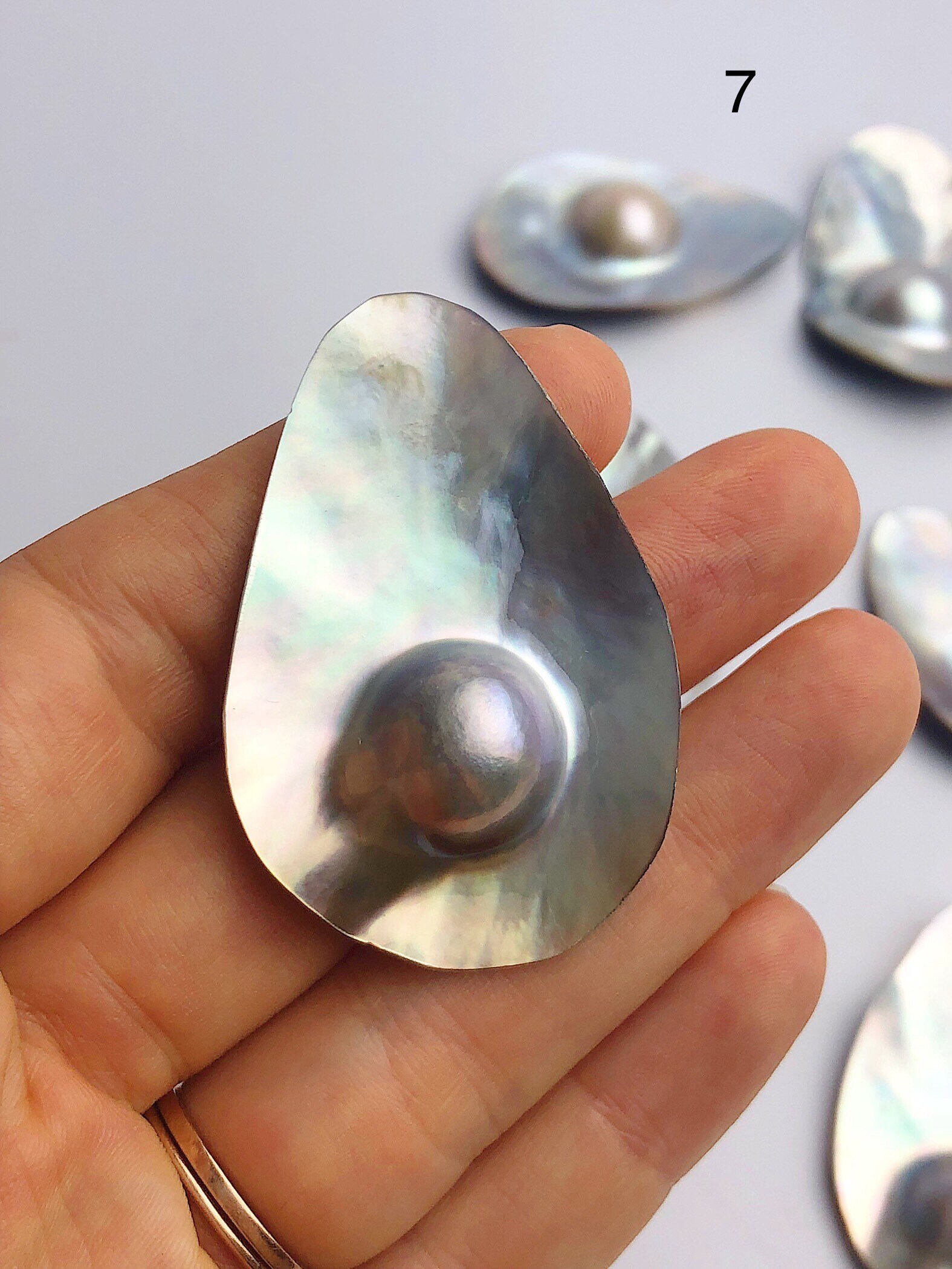 South Sea Mabe Pearls Natural Color (552 No. 19 )