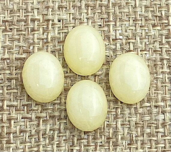 Light Topaz Oval Cabochon