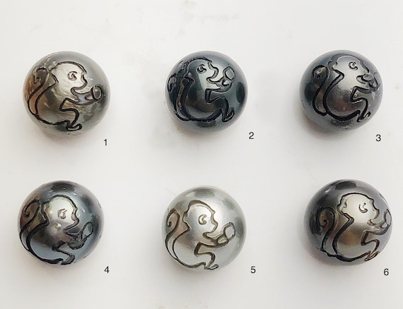 Carved Monkey - Chinese Astrology Sign Tattoo Tahitian Pearl 12mm (738)