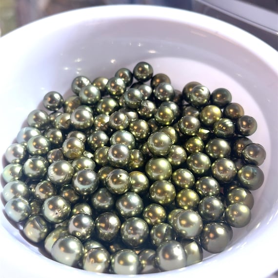 AAA Tahitian Pistachio, Round/Near Round