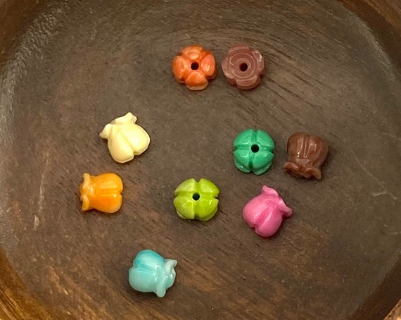 Mother Of Pearl Crown Flower Beads, Sku#M678