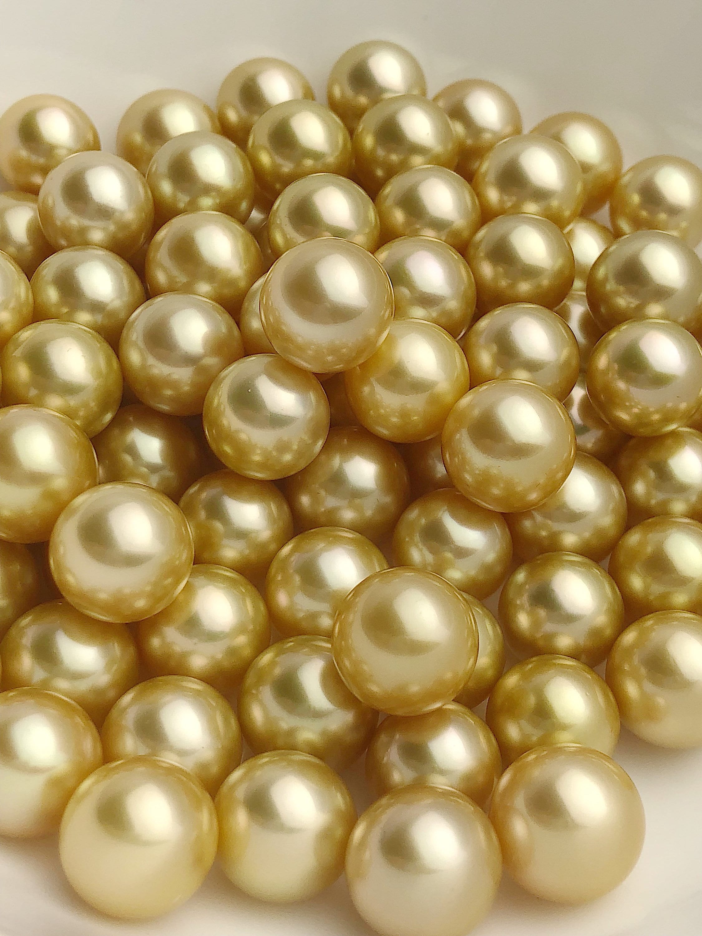 Gold Soft Centre Pearls – 5mm (1kg)