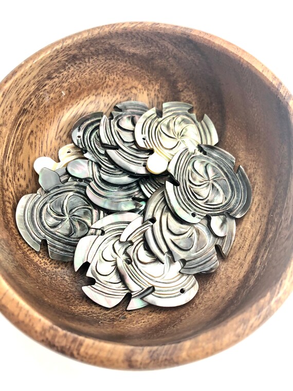 Black Tahitian Mother Of Pearl Honu Sku#M377