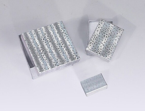 100 Pcs 5 3/8" x 3 7/8" x 7/8" Silver Texture Jewelry Boxes, Cotton Filled, Sold By The Case, 100 Quantity, Bulk Pricing Available -BX2853-S