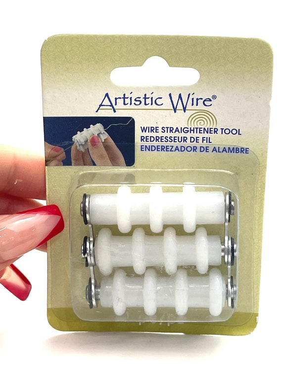 Wire straightener tool