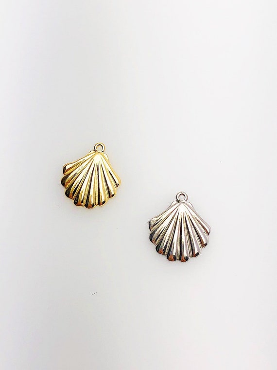 14K Solid Gold Seashell Charm w/ Ring, 9.9x11.2mm, Made in USA (L-20)