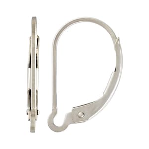 Pode incluir: Fecho de brinco prateado com fecho de pressão.