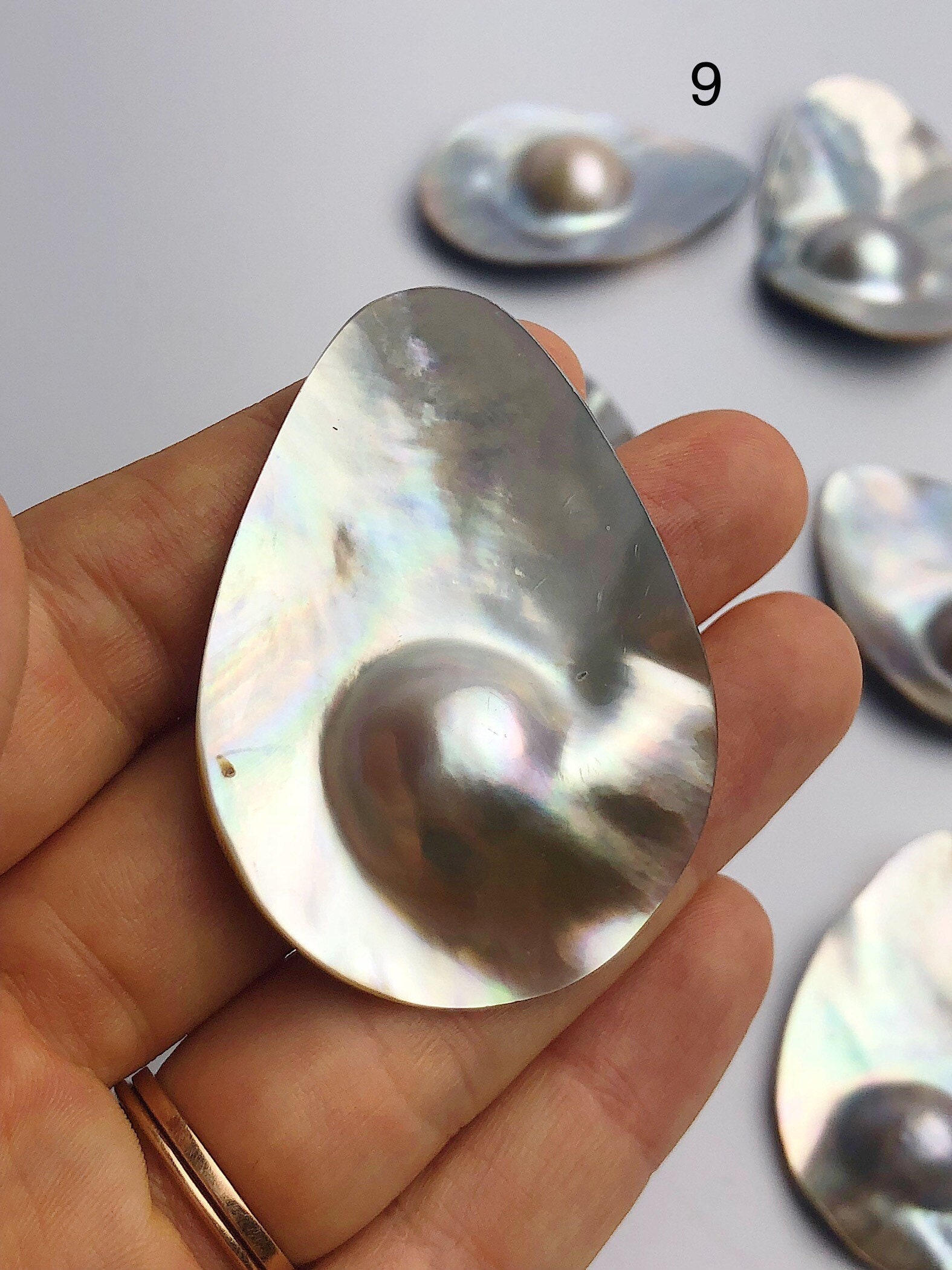 South Sea Mabe Pearls Natural Color (552 No. 19 )