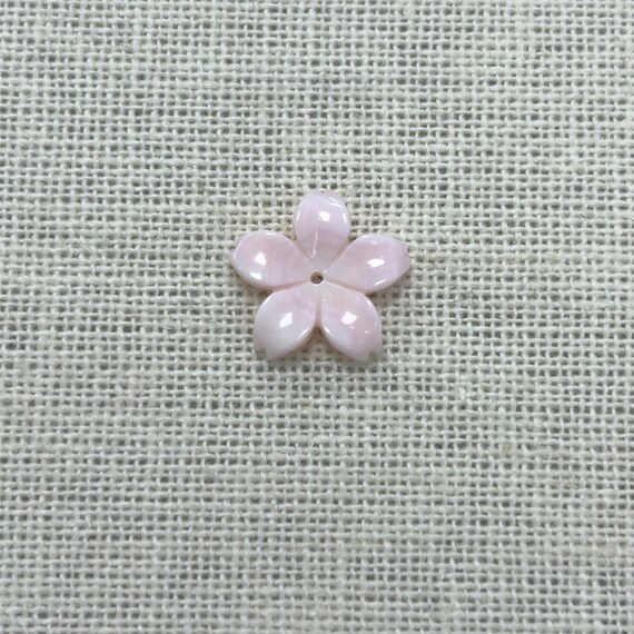 15mm Conch Cherry Blossom, M4543
