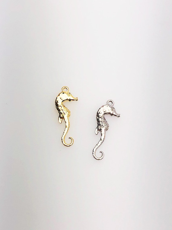 14K Solid Gold Seahorse Charm w/ Ring, 5.7x15.4mm, Made in USA (L-7)