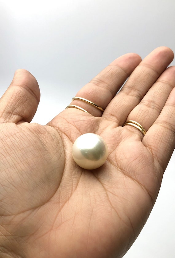 19mm White South Sea Pearl, round pearl, with GIA certificate