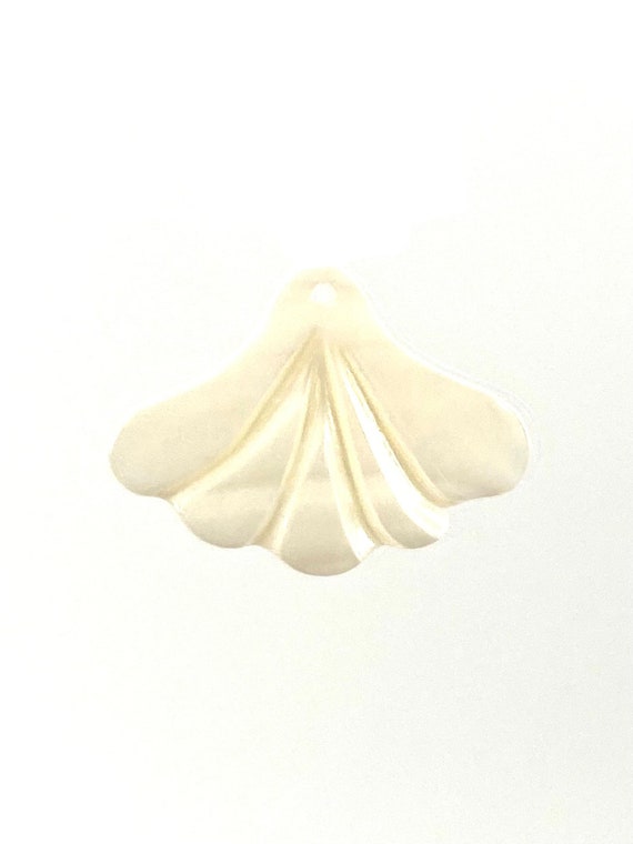 Mother Of Pearl White Shell, Sku#M68