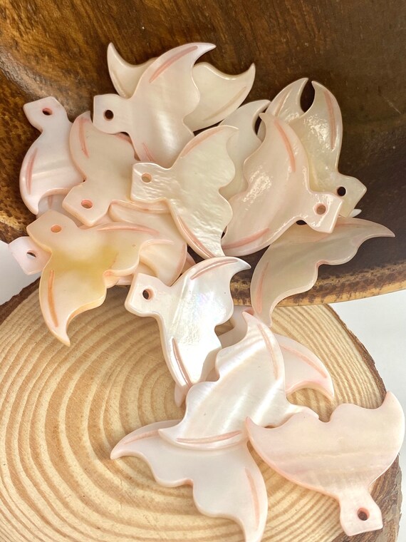 Pink Mother of Pearl Whale Tail M224