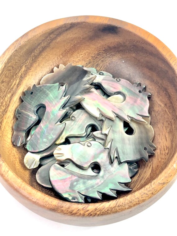 Black Tahitian Mother Of Pearl Horse Sku#M359