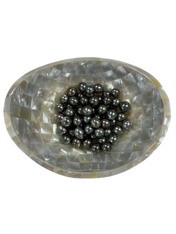 Peacock Tahitian Pearl assortment, AA grade.