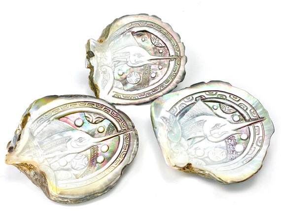 Tahitian carved marlin lip oyster shell, 100% natural color, SKU# 070787
