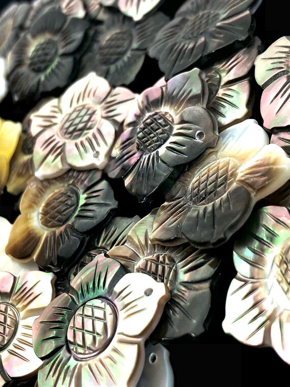 Black Tahitian Mother Of Pearl Flower Sku#M484