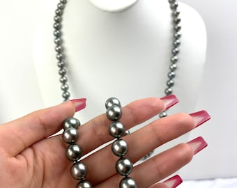 MIKIMOTO 『THE PEARL NECKLACE』画集 Mikimoto Print Ad, 2-Page, Cultured Pearls, Model with Pearl
