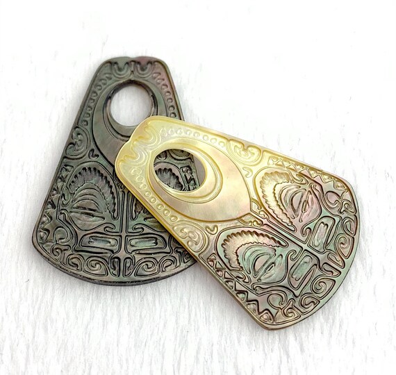 Carved Mother of Pearl Charm Sku#M3492