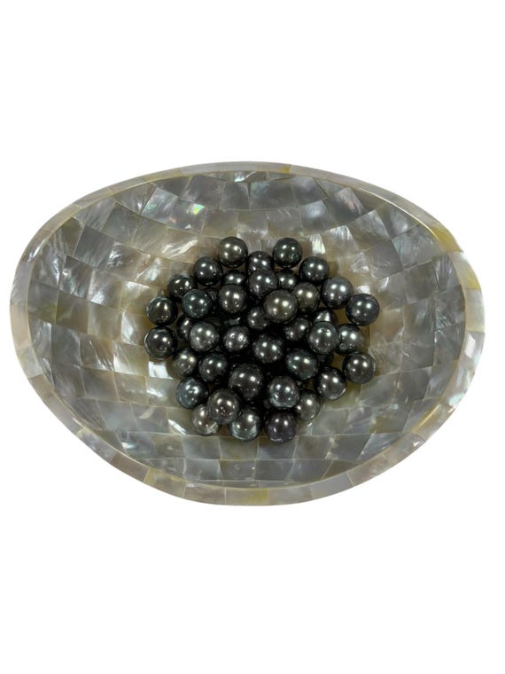 AA2 Tahitian Pearl drop assortment