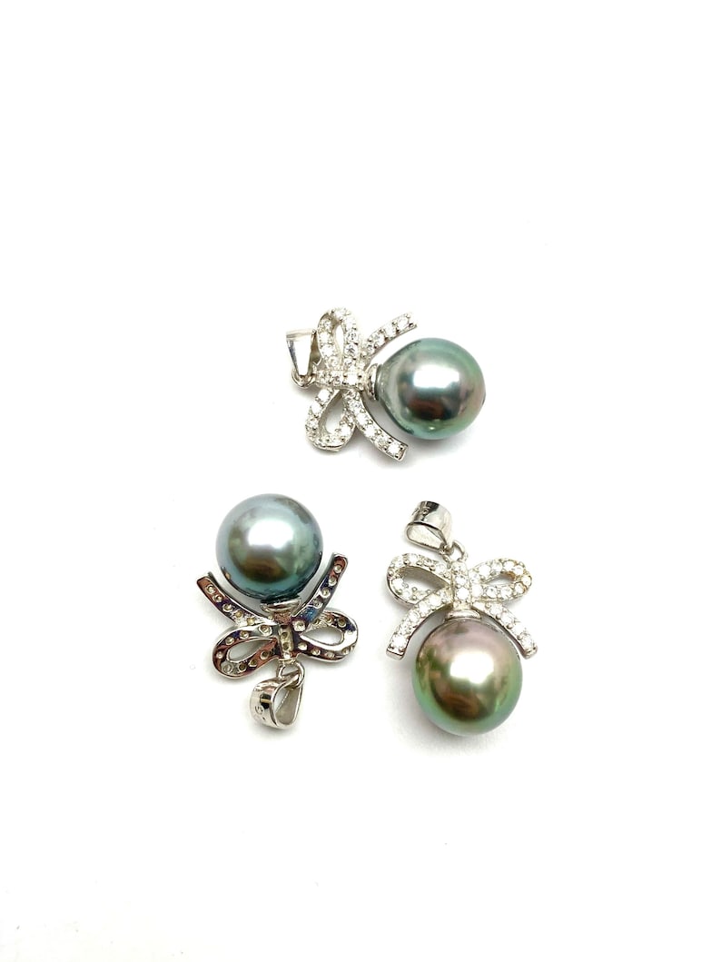 Sterling silver bow with Tahitian pearl pendant SKU# 11233