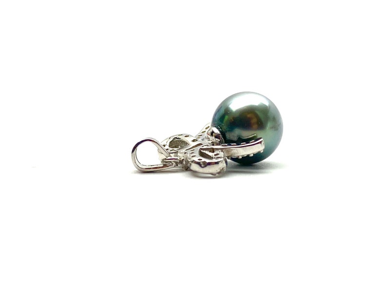 Sterling silver bow with Tahitian pearl pendant SKU# 11233